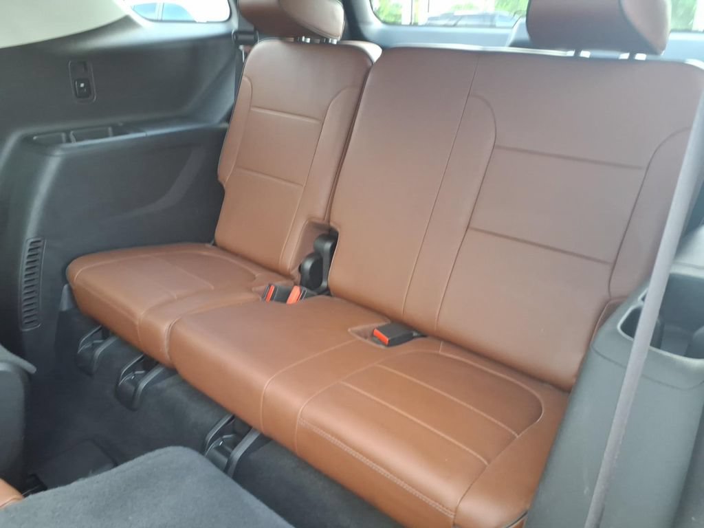 Used 2018 Chevrolet Traverse High Country AWD/4WD image 9