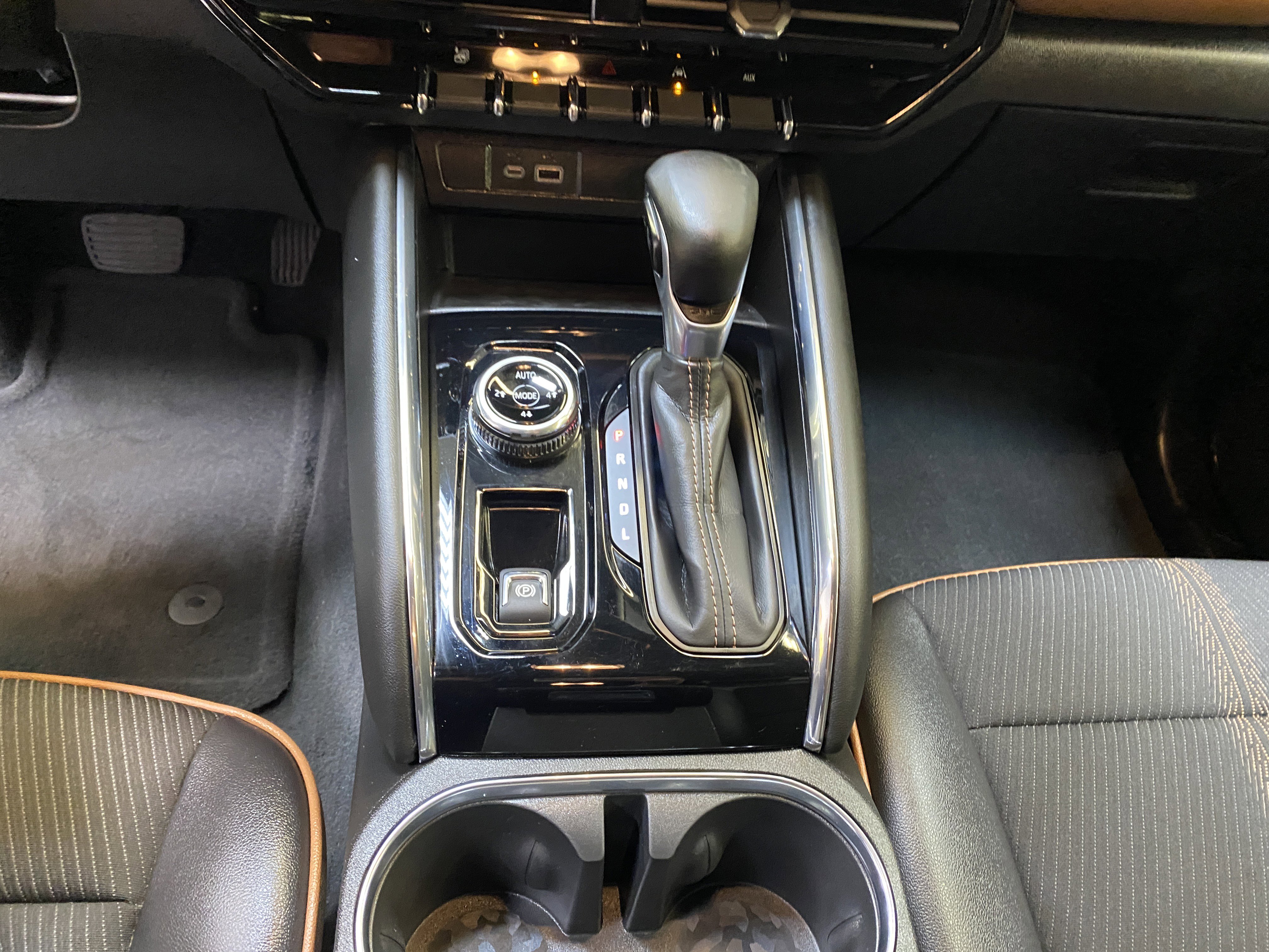 Used 2024 GMC Canyon AT4 image 43