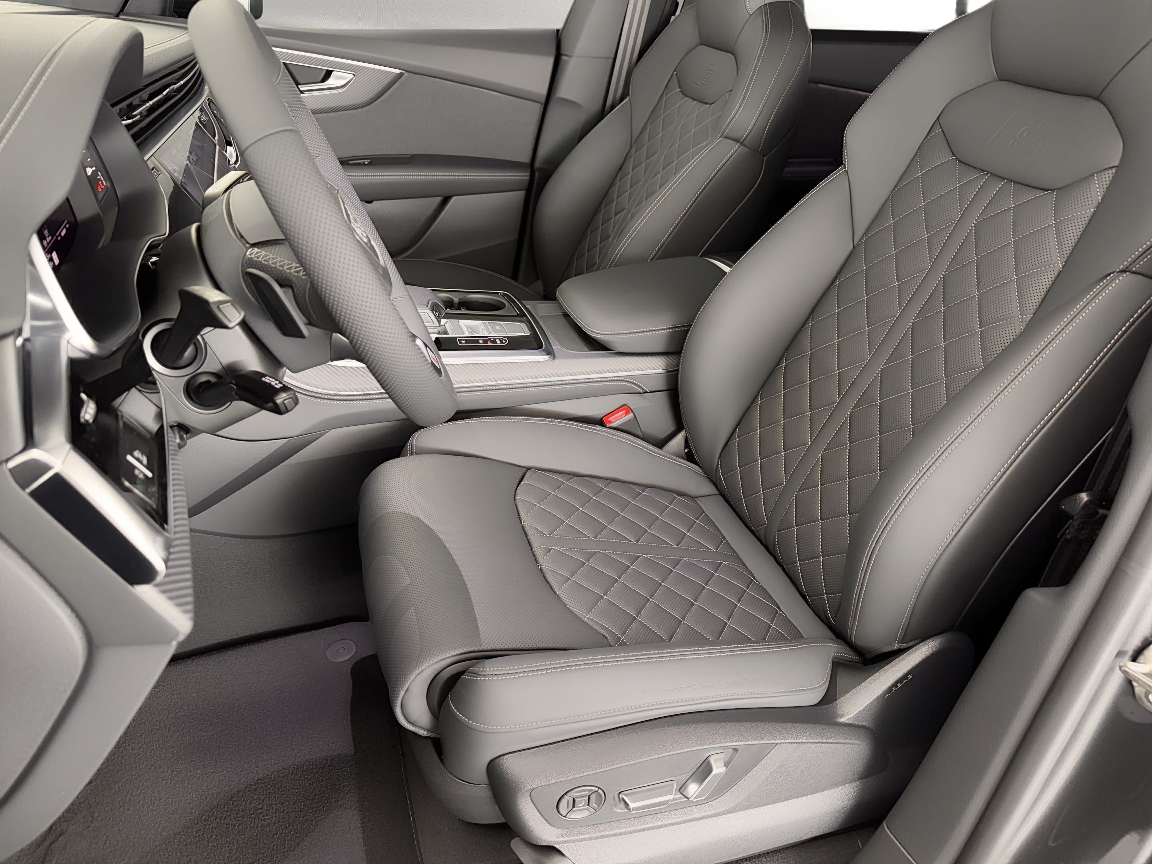 New 2026 Audi SQ8 Prestige AWD/4WD image 5
