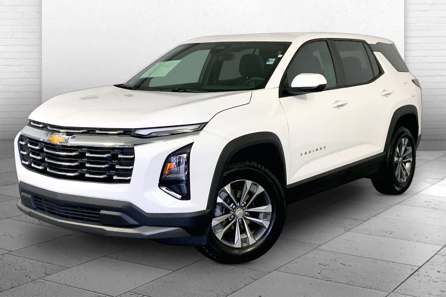Used 2026 Chevrolet Equinox LT AWD/4WD image 12