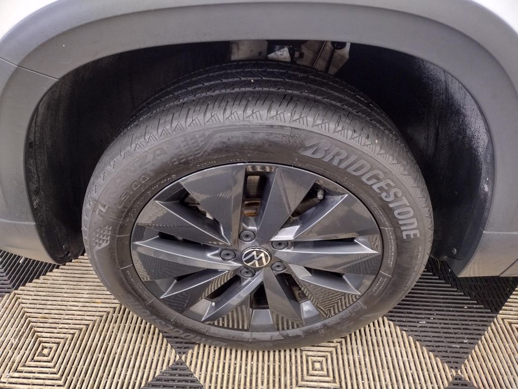 Certified 2022 Volkswagen Taos S w/ IQ Drive S Package image 6