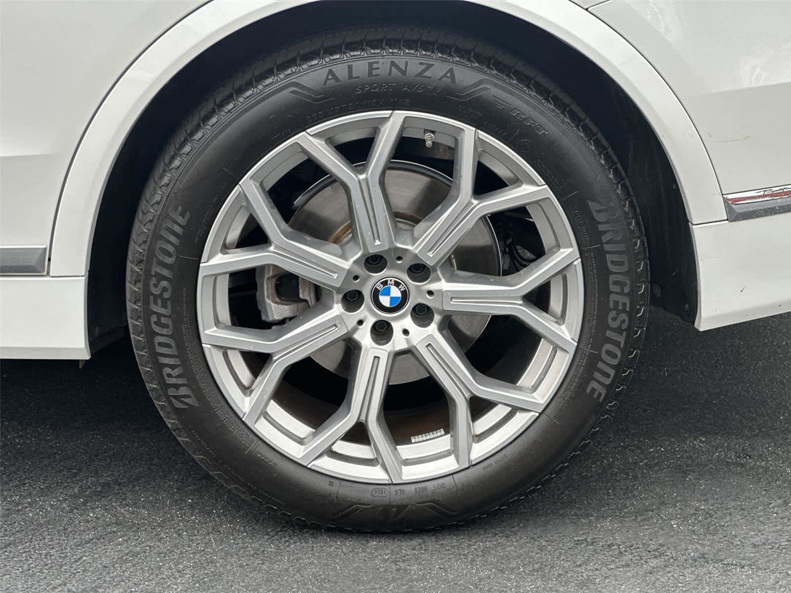 Used 2025 BMW X7 xDrive40i w/ Executive Package image 8