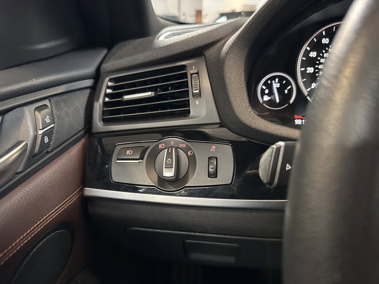 Used 2018 BMW X4 xDrive28i image 36