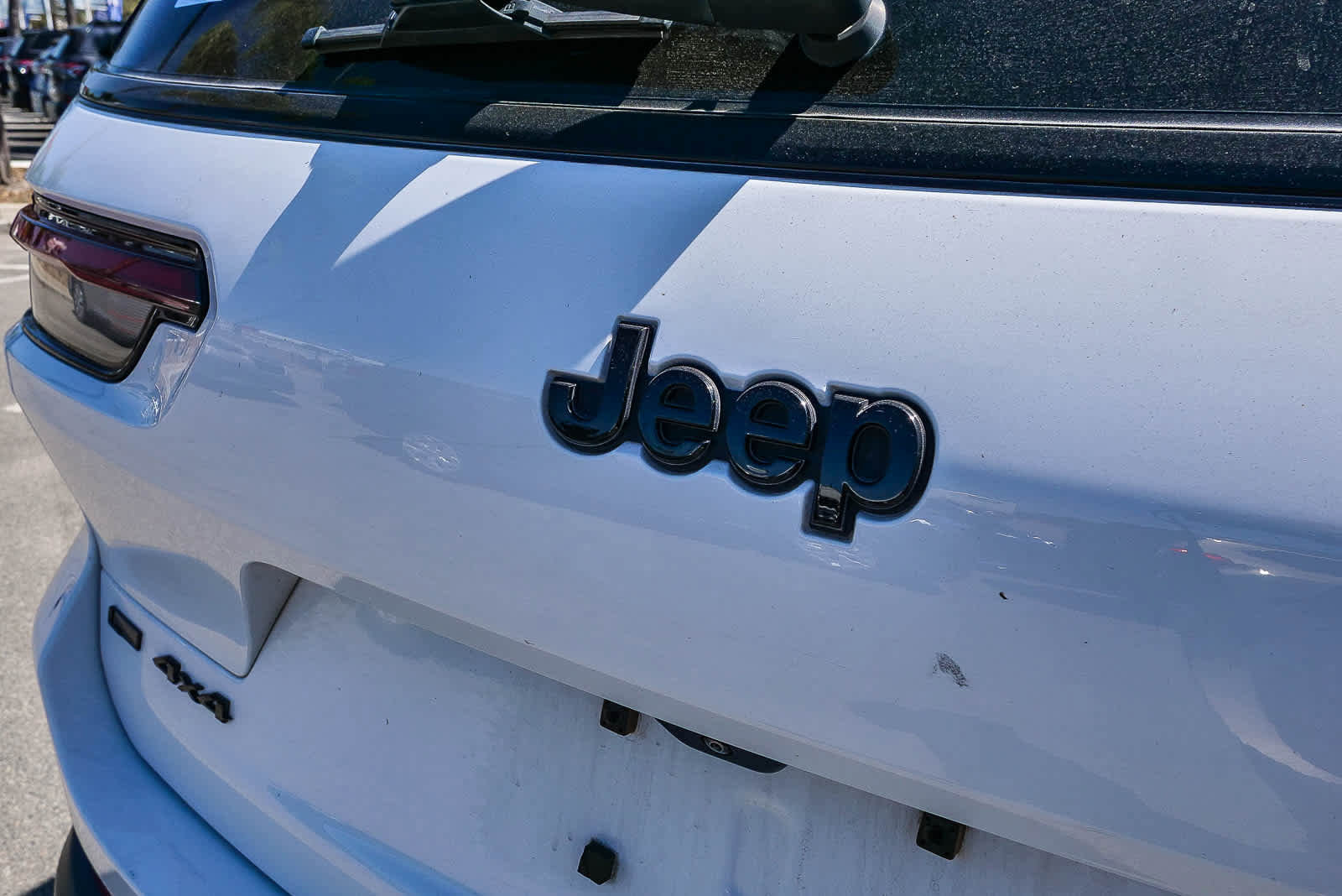 Used 2022 Jeep Grand Cherokee L Laredo image 16