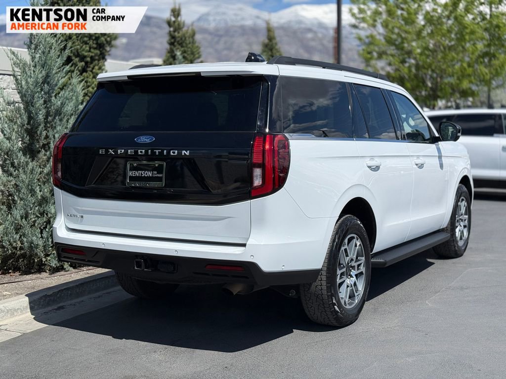 Used 2025 Ford Expedition Active AWD/4WD image 9