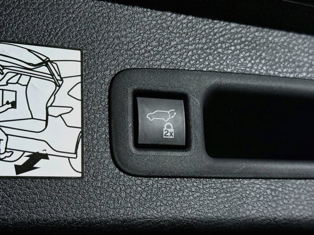 Certified 2024 Toyota Sienna Limited AWD/4WD image 30
