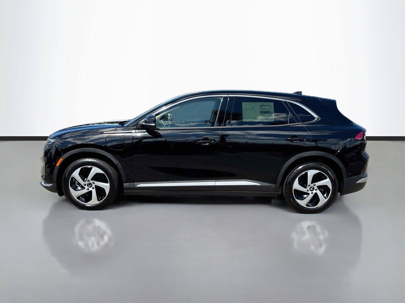 New 2027 VinFast VF 8 Eco AWD/4WD image 4