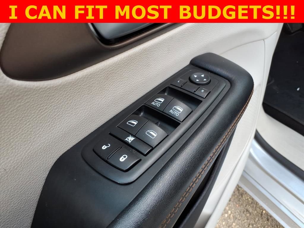 Used 2017 Chrysler Pacifica Touring image 15