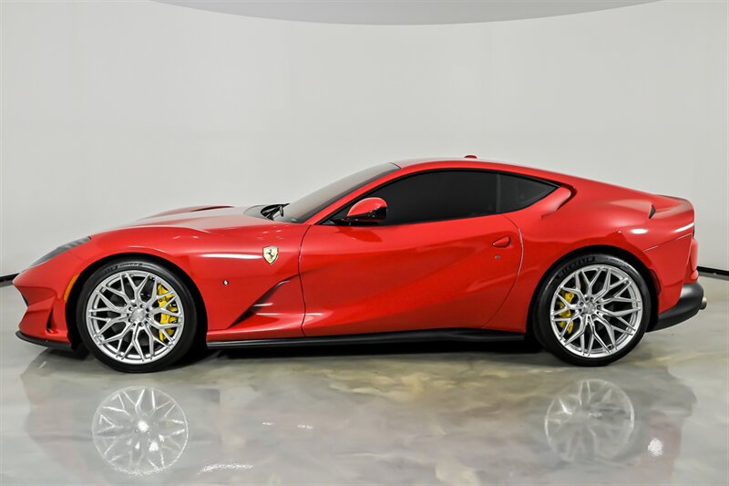 Used 2019 Ferrari 812 Superfast RWD image 6