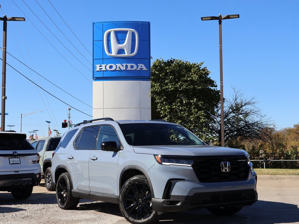 New 2025 Honda Pilot Black Edition