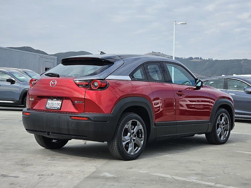 Certified 2022 MAZDA MX-30 Electric w/ Premium Plus Pkg FWD image 18