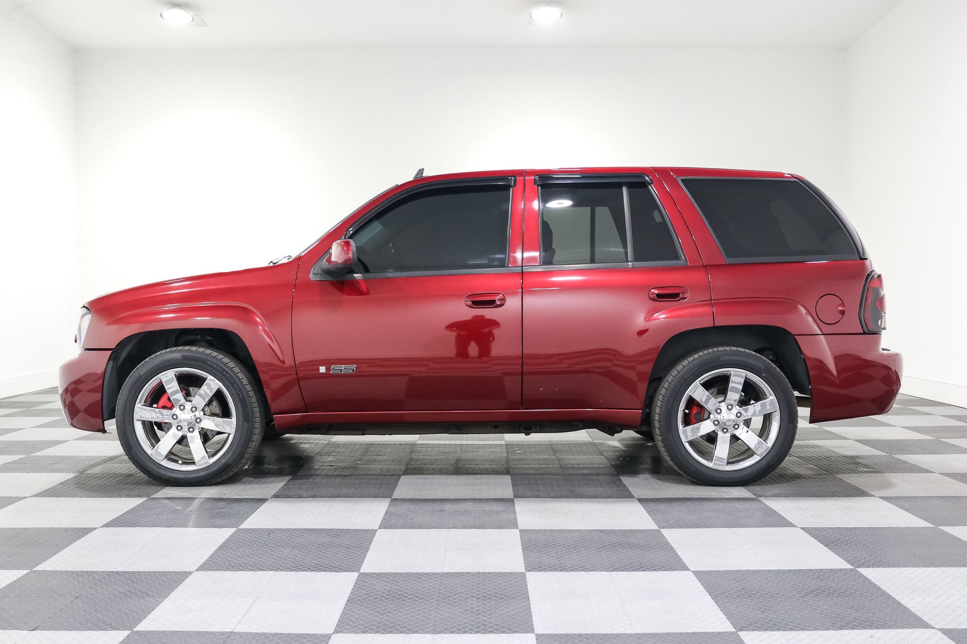 Used 2008 Chevrolet TrailBlazer SS w/ Sun And Sound Package RWD image 4