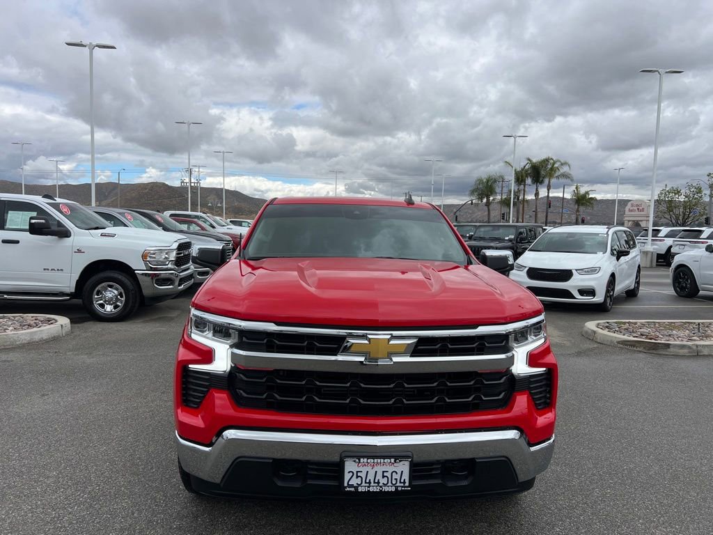 Used 2025 Chevrolet Silverado 1500 LT AWD/4WD image 3