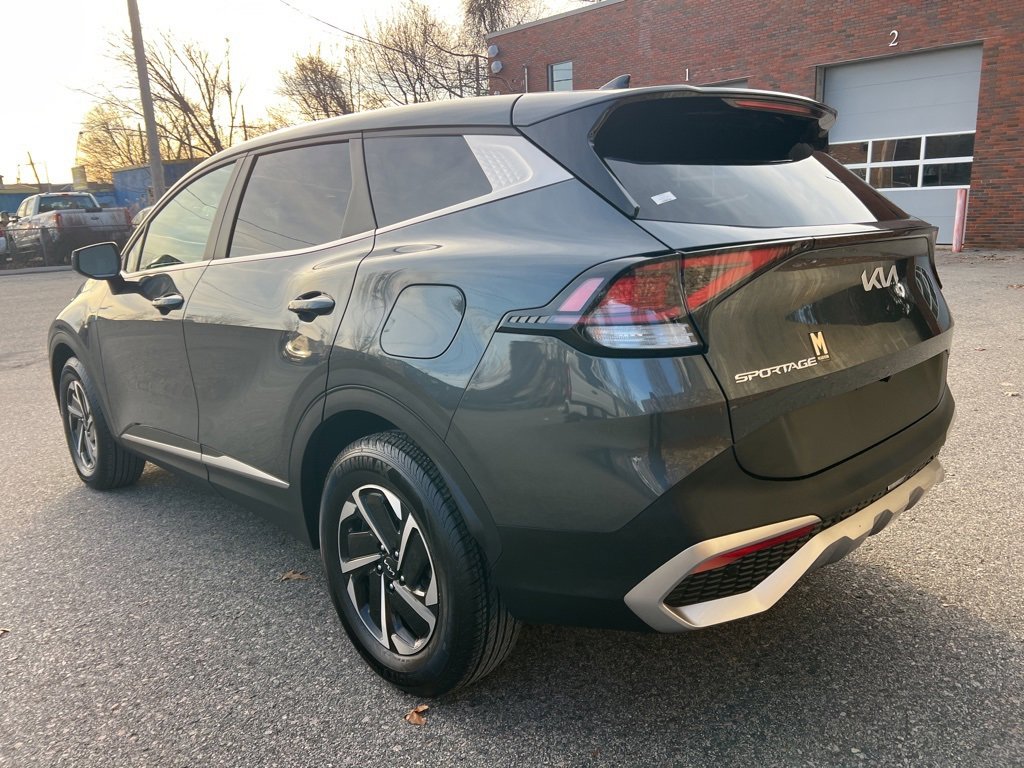 Certified 2023 Kia Sportage LX image 3