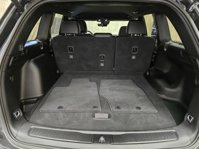Used 2025 Jeep Grand Cherokee Limited w/ Trailer Tow Package AWD/4WD image 35