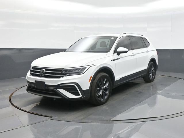 Used 2022 Volkswagen Tiguan SE image 3