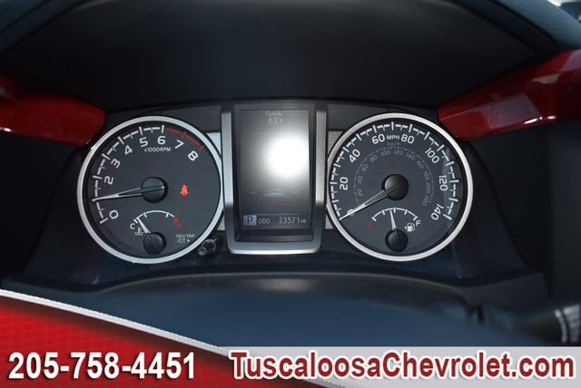 Used 2022 Toyota Tacoma Limited image 33