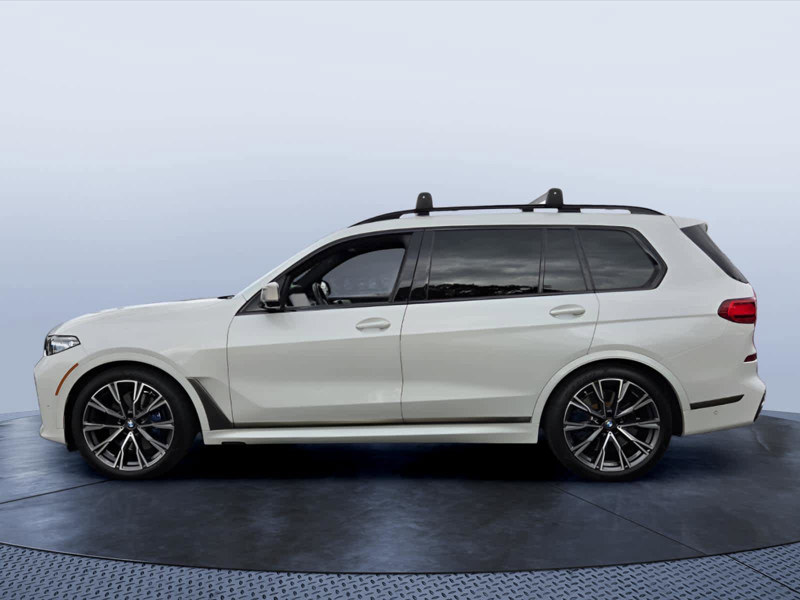 Used 2021 BMW X7 M50i AWD/4WD image 3