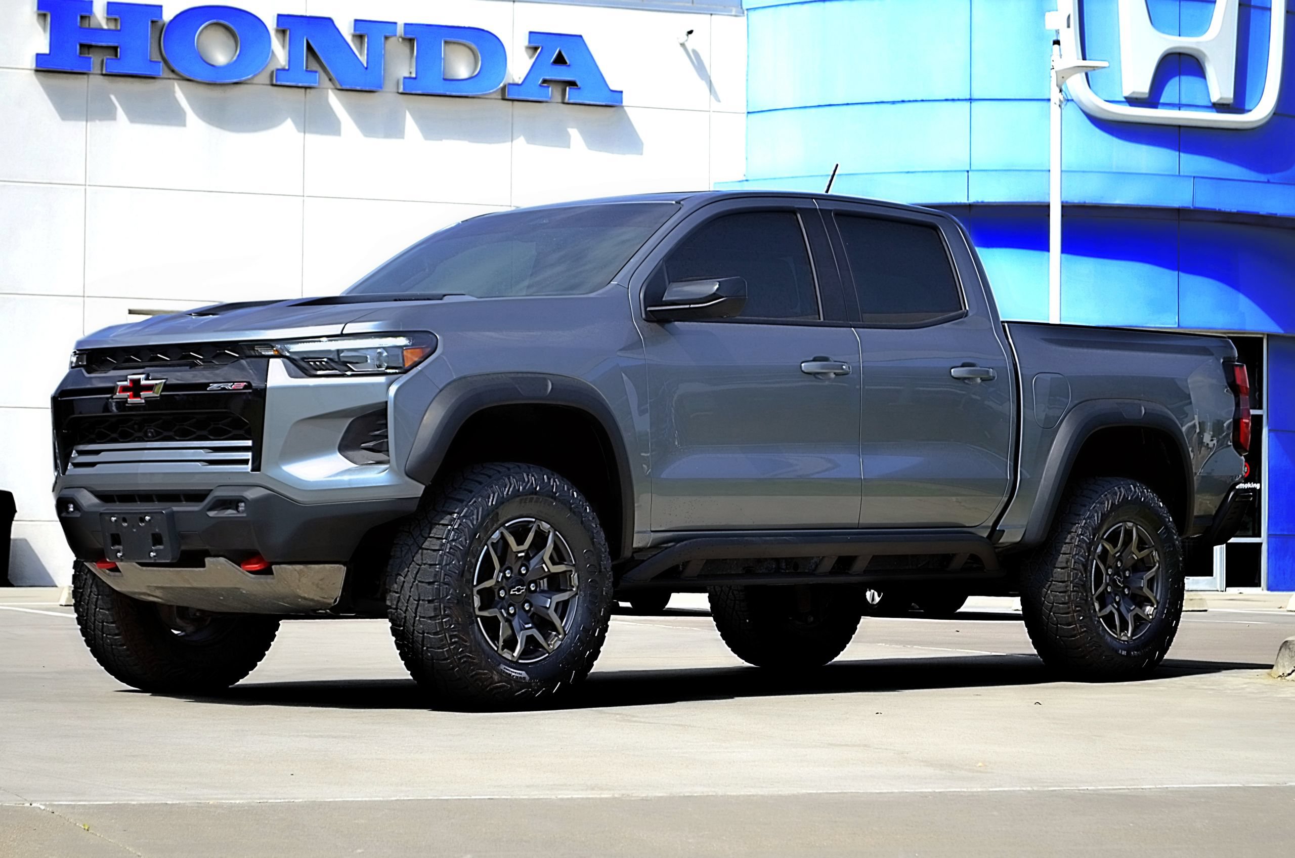 Used 2025 Chevrolet Colorado ZR2 w/ Technology Package AWD/4WD 360° Tour