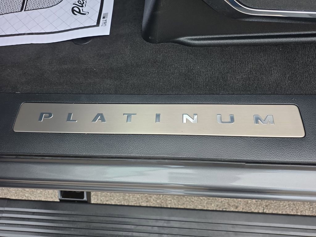 Used 2025 Ford F250 Platinum image 34