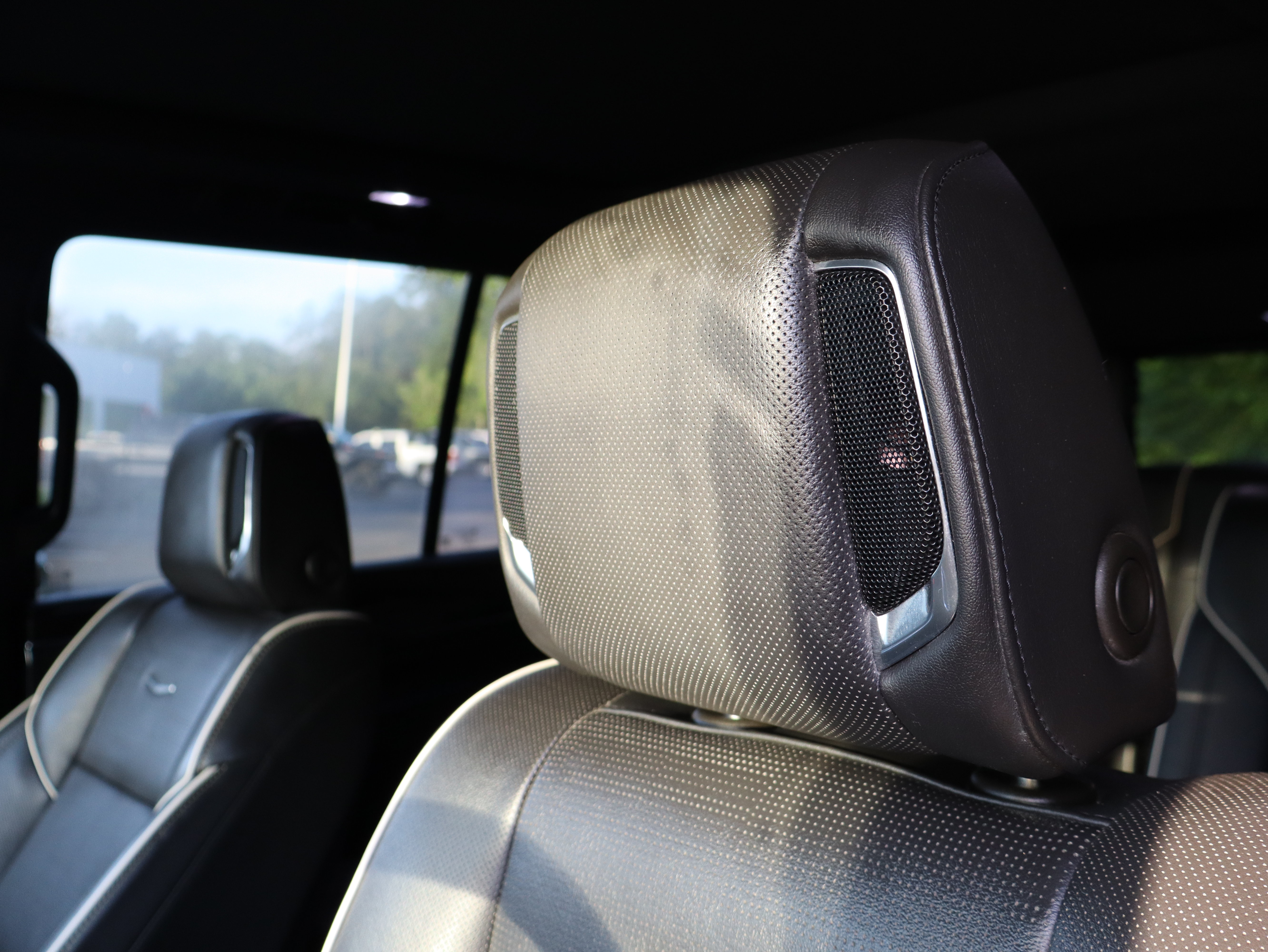 Certified 2022 Cadillac Escalade Sport RWD image 30