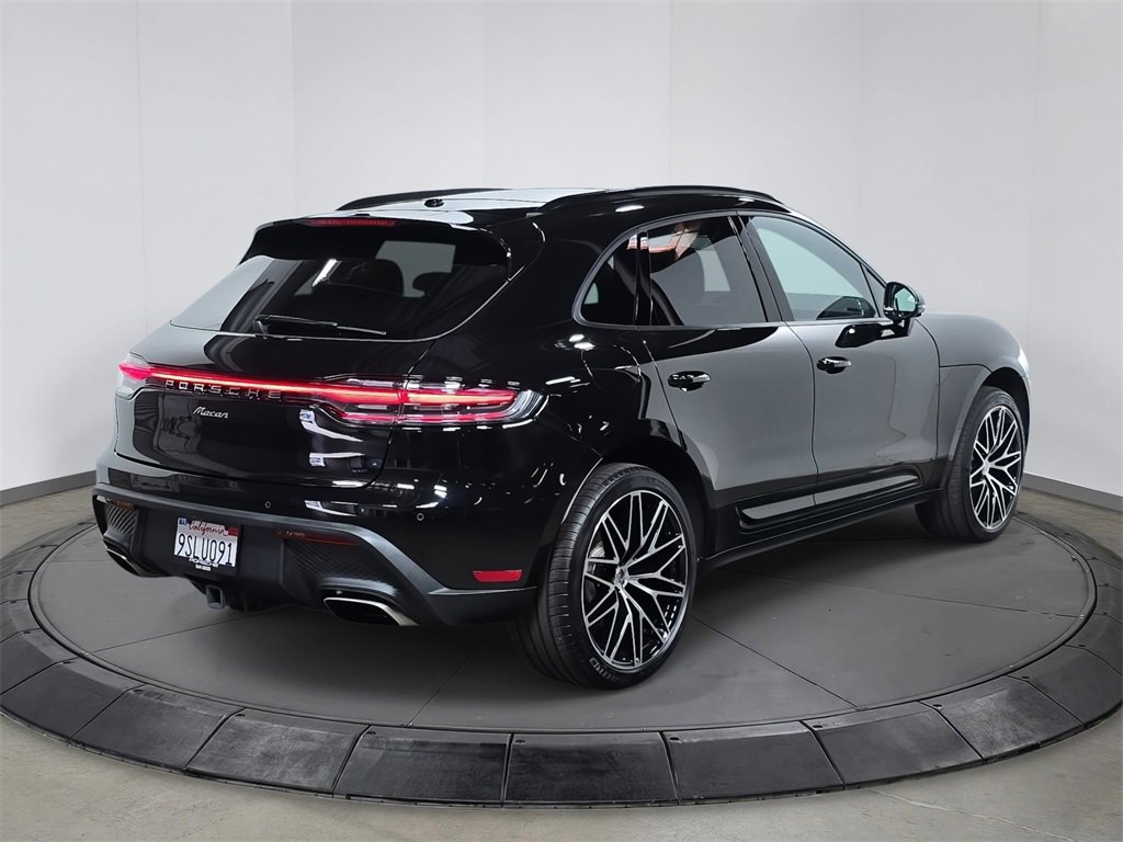 Used 2025 Porsche Macan image 7