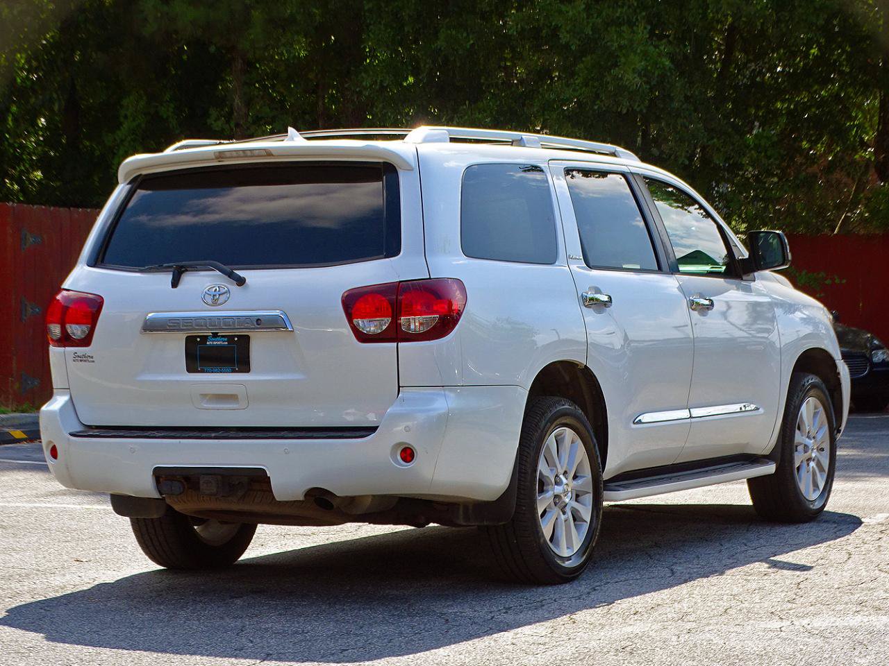 Used 2018 Toyota Sequoia Platinum AWD/4WD image 9
