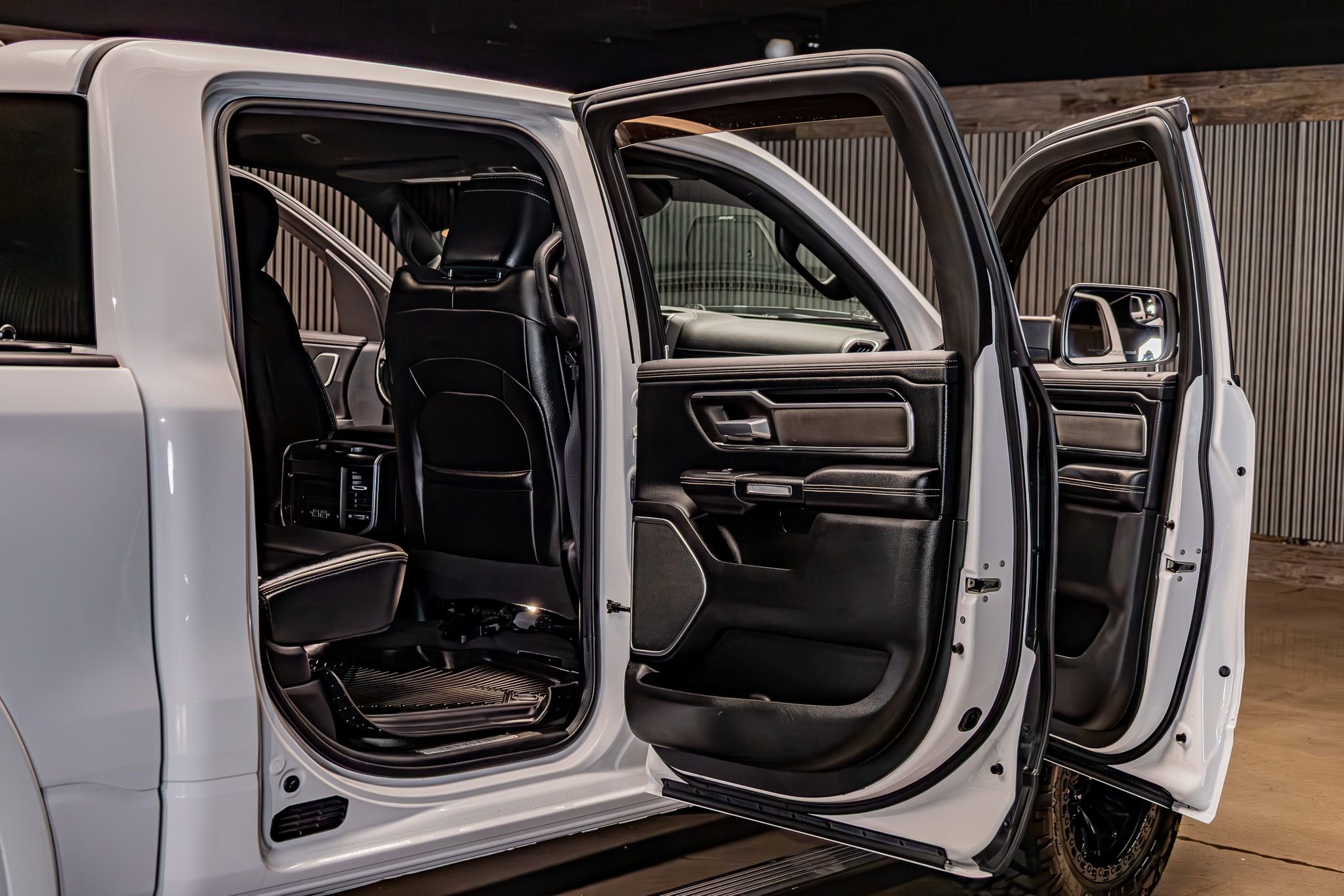 Used 2021 RAM 1500 Laramie image 31