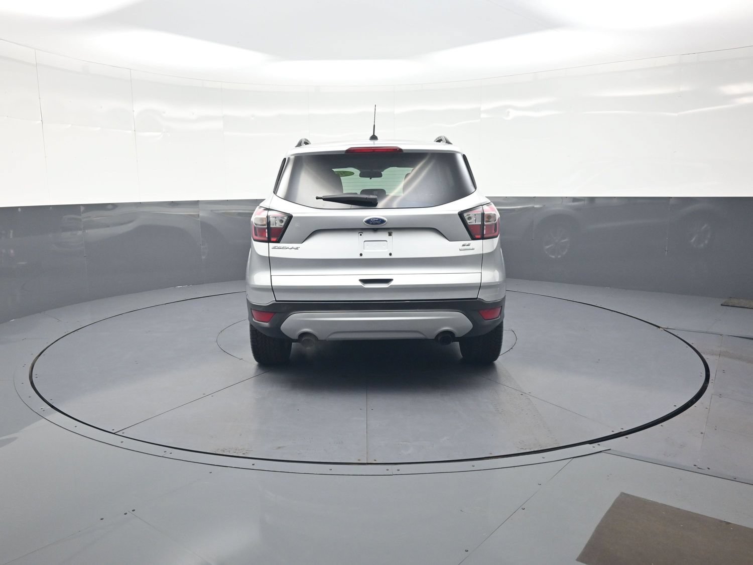 Used 2018 Ford Escape SE FWD image 4