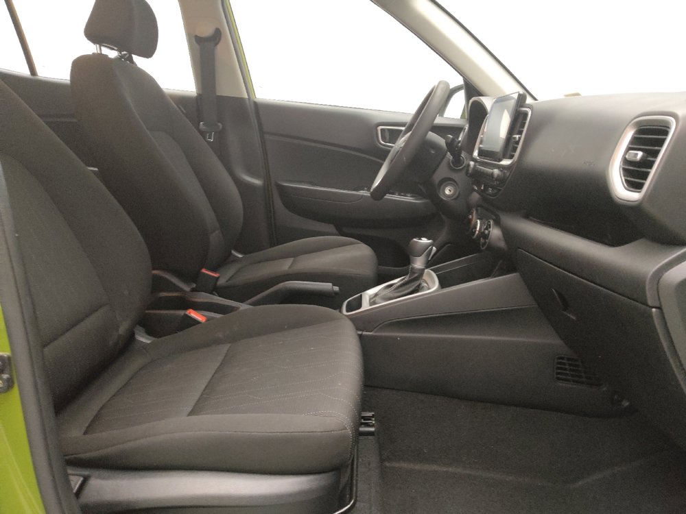 Used 2022 Hyundai Venue SE image 21