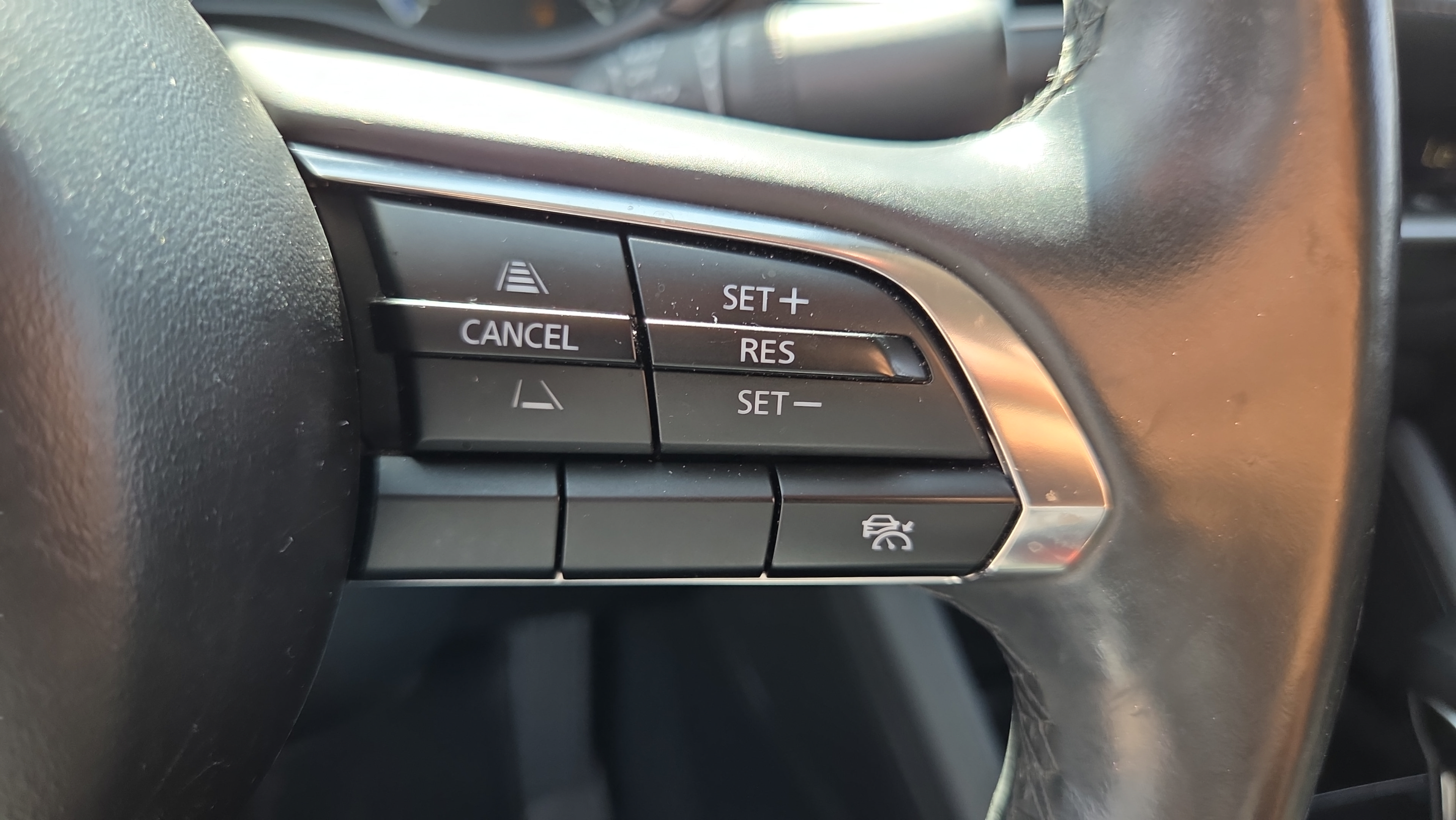 Used 2024 MAZDA MAZDA3 s FWD image 24