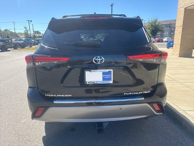 Used 2023 Toyota Highlander Platinum AWD/4WD image 4