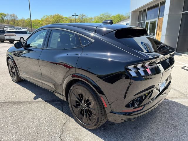 Used 2025 Ford Mustang Mach-E GT w/ Interior Protection Package AWD/4WD image 5