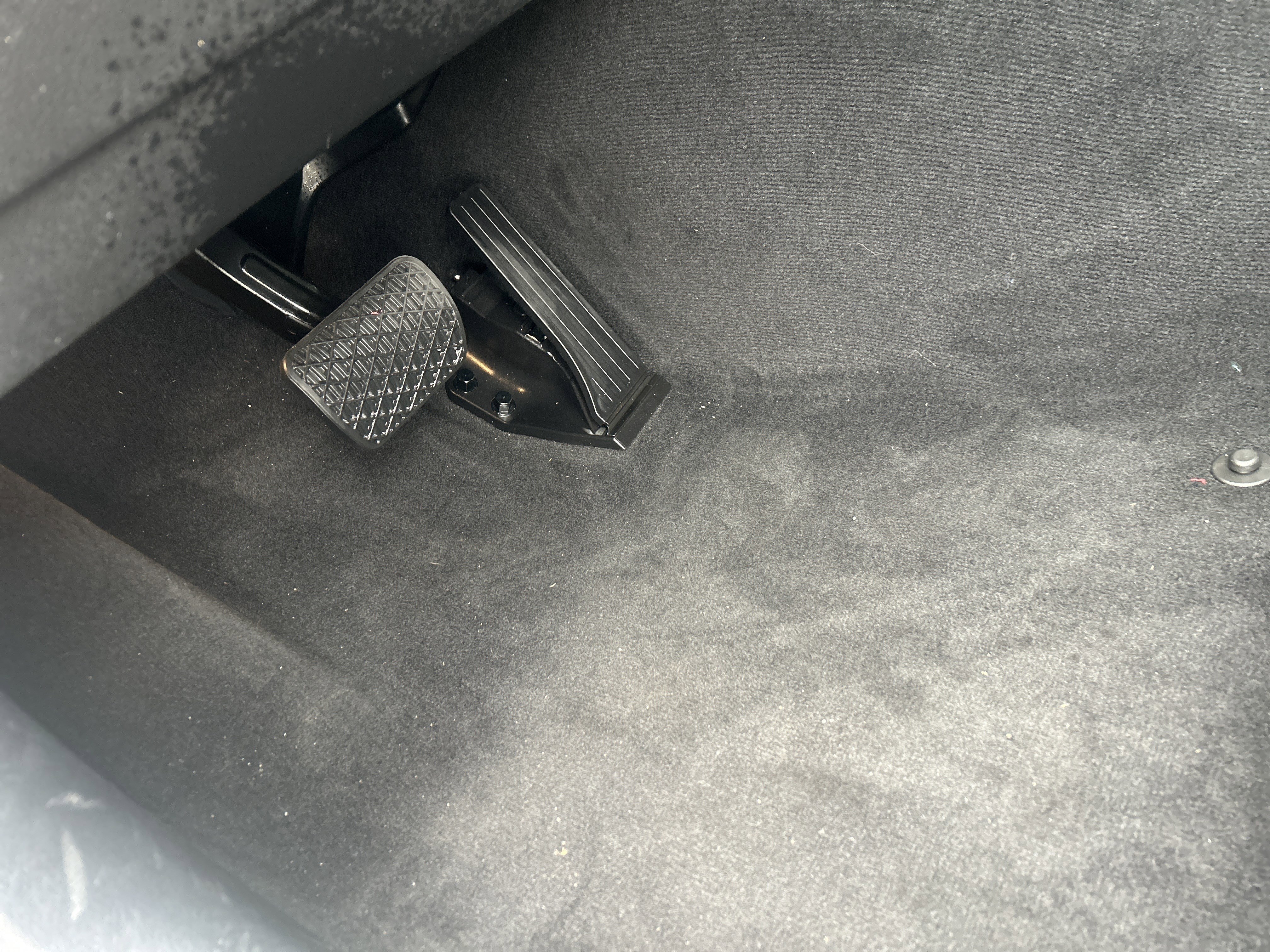 Used 2025 Mercedes-Benz GLC 300 4MATIC w/ Driver Assistance Package image 17