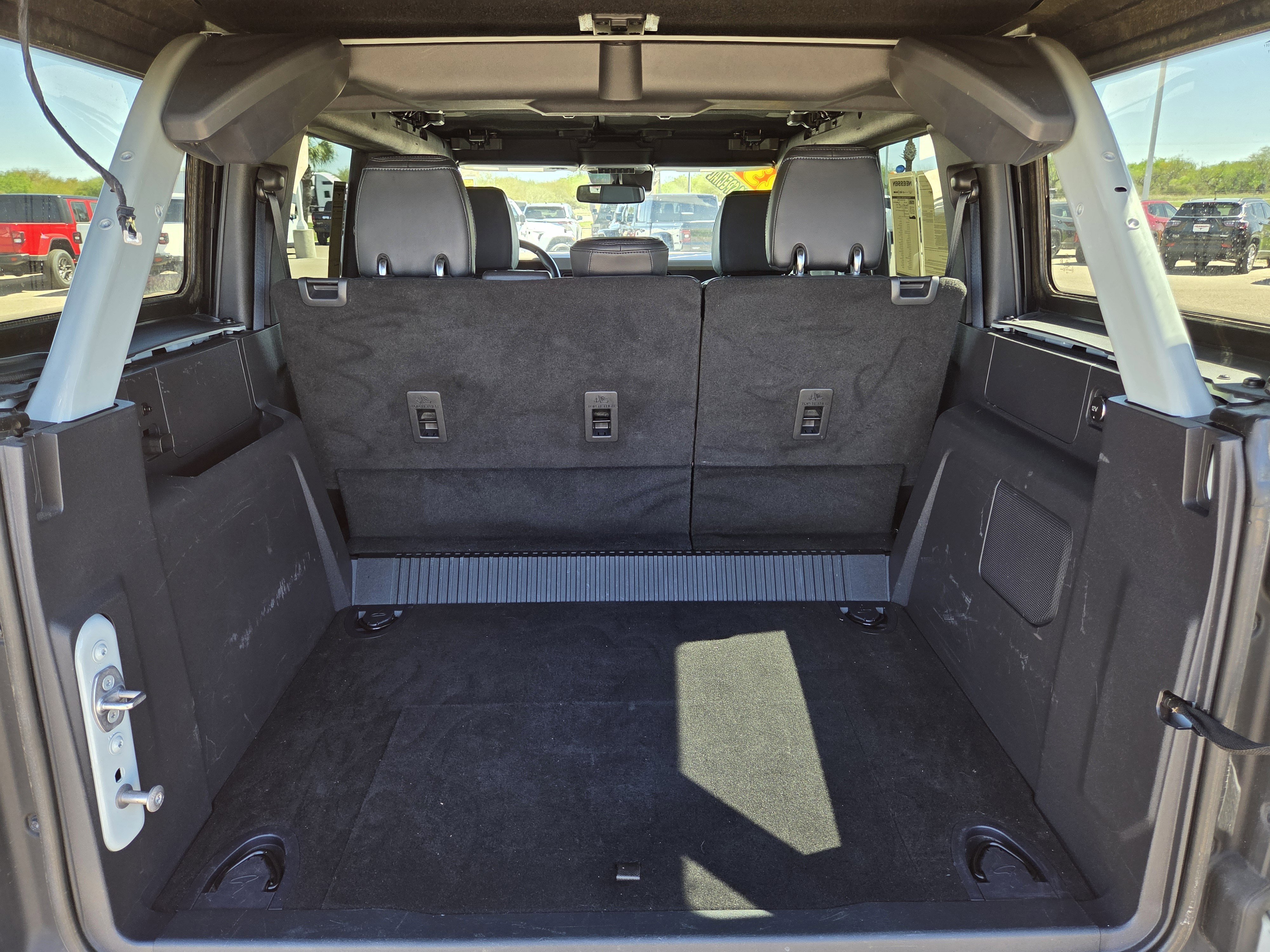 Used 2023 Ford Bronco Wildtrak image 26