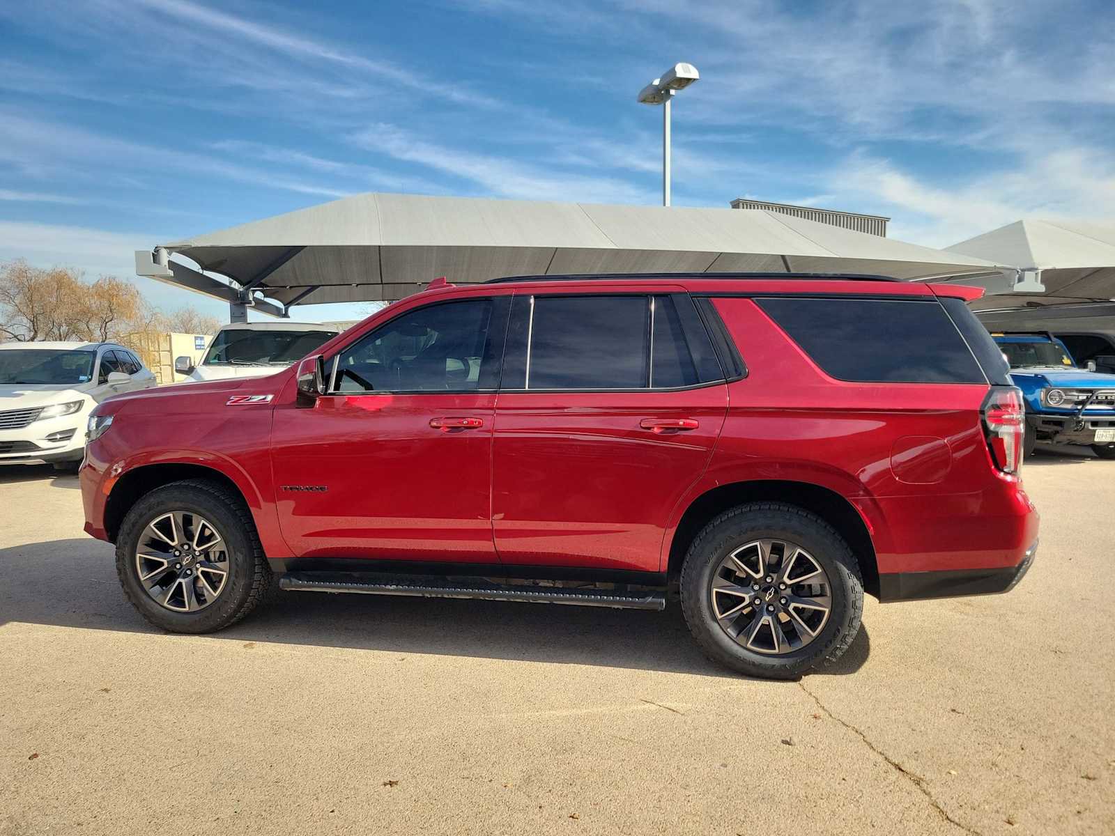 Used 2022 Chevrolet Tahoe Z71 w/ Luxury Package image 3