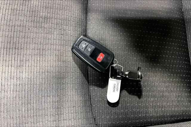 Used 2018 Toyota C-HR XLE FWD image 29