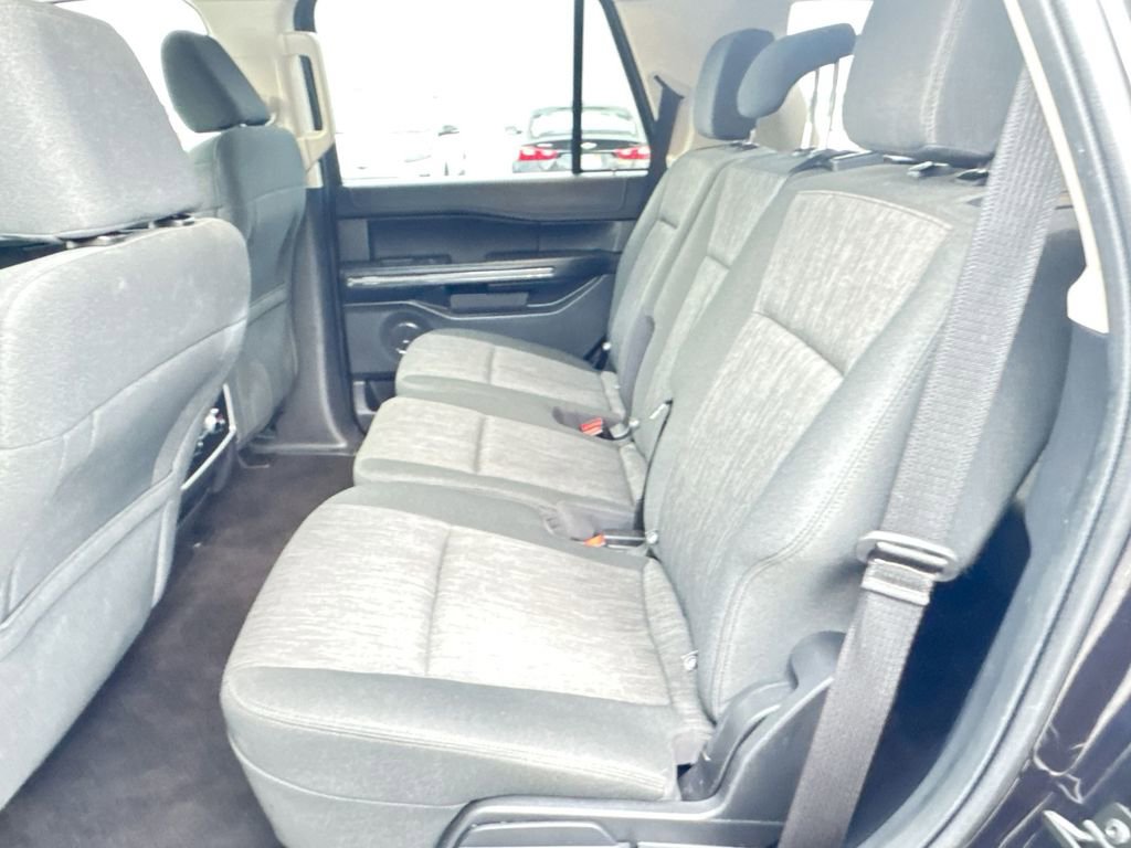 Used 2022 Ford Expedition XLT image 28