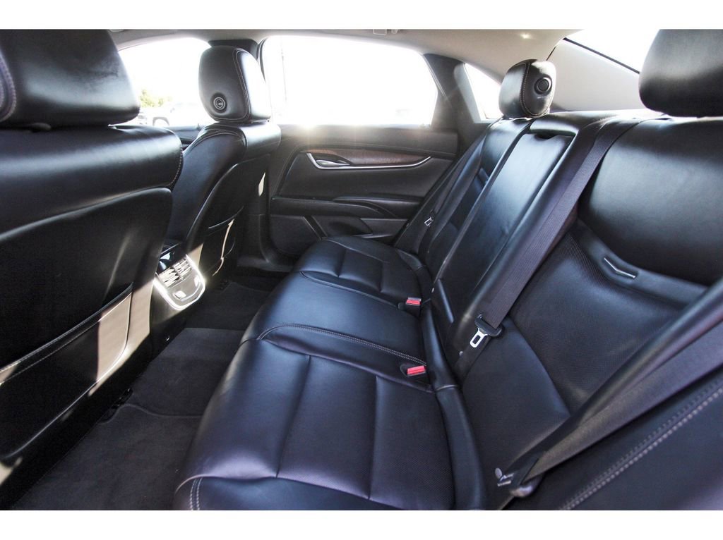 Used 2019 Cadillac XTS Luxury image 14