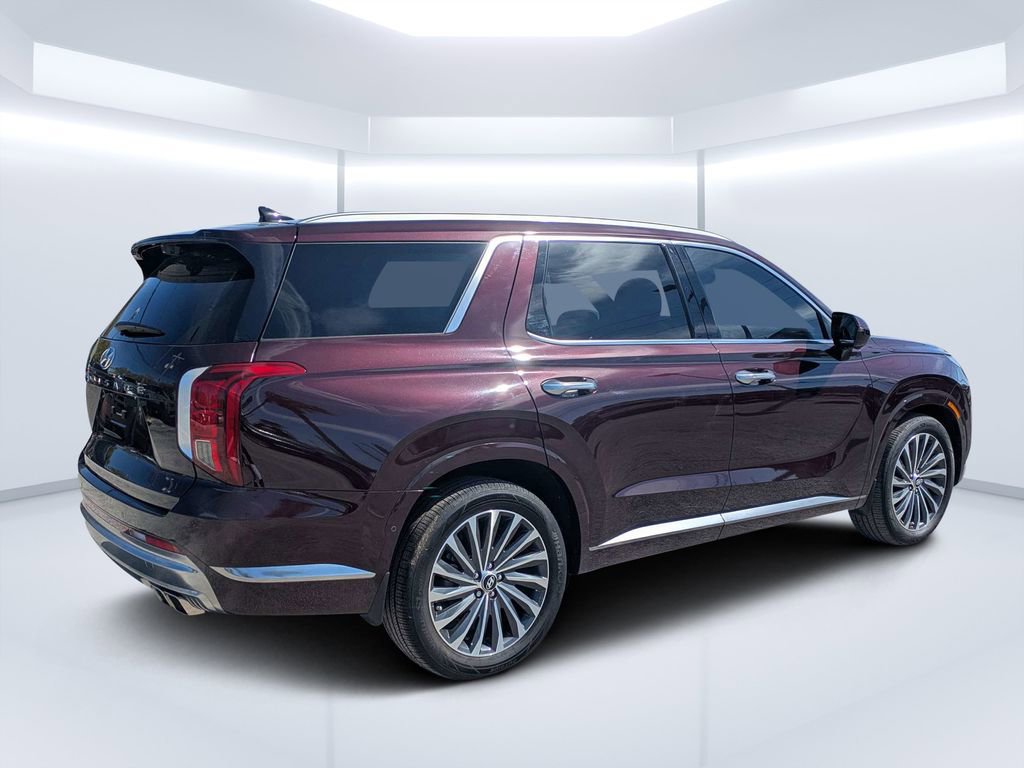 Used 2024 Hyundai Palisade Calligraphy image 3