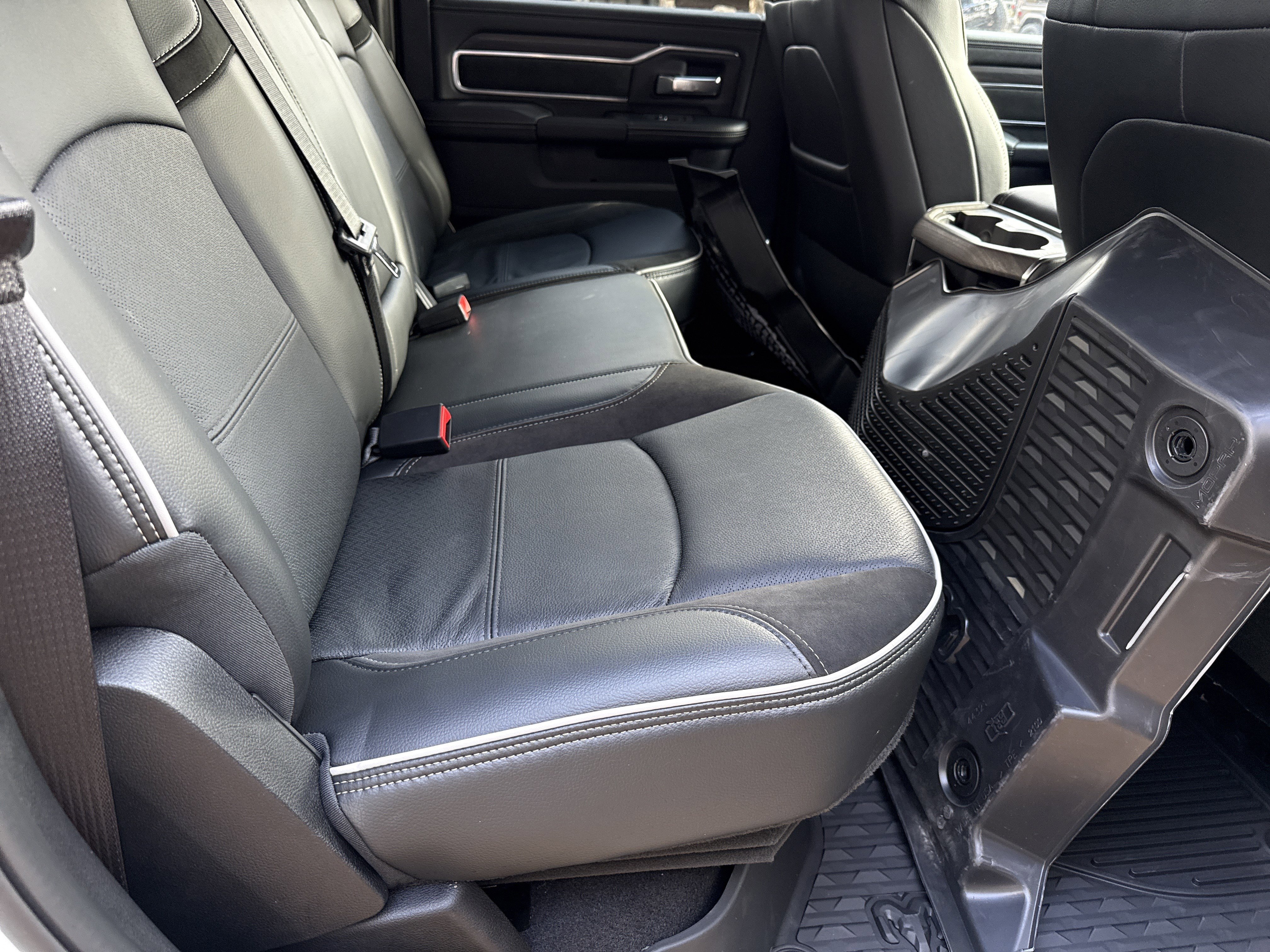 New 2025 RAM 3500 Laramie w/ Towing Technology Group image 17