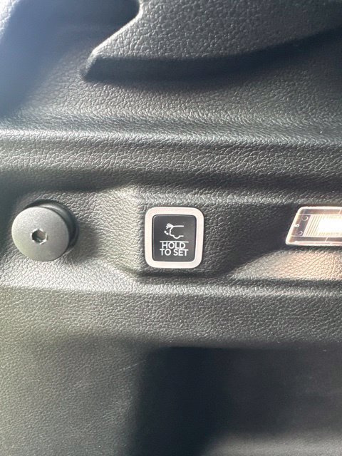 Used 2024 Jeep Grand Cherokee L Laredo w/ Luxury Tech Group I AWD/4WD image 42