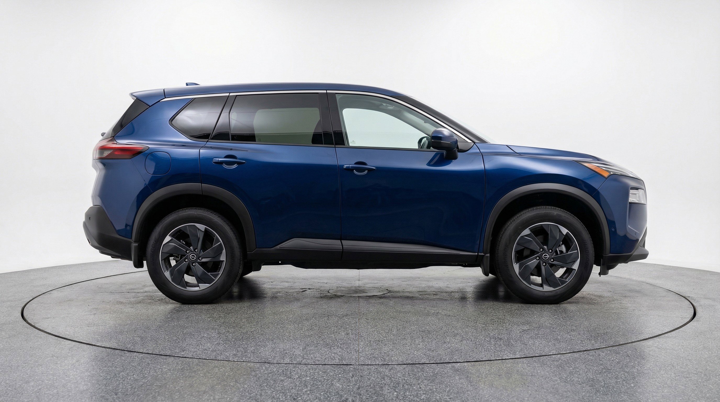 Used 2025 Nissan Rogue SV AWD/4WD image 11