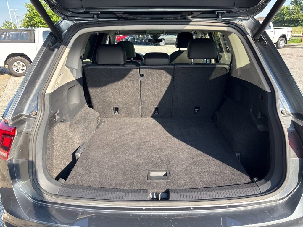Used 2020 Volkswagen Tiguan SEL AWD/4WD image 3