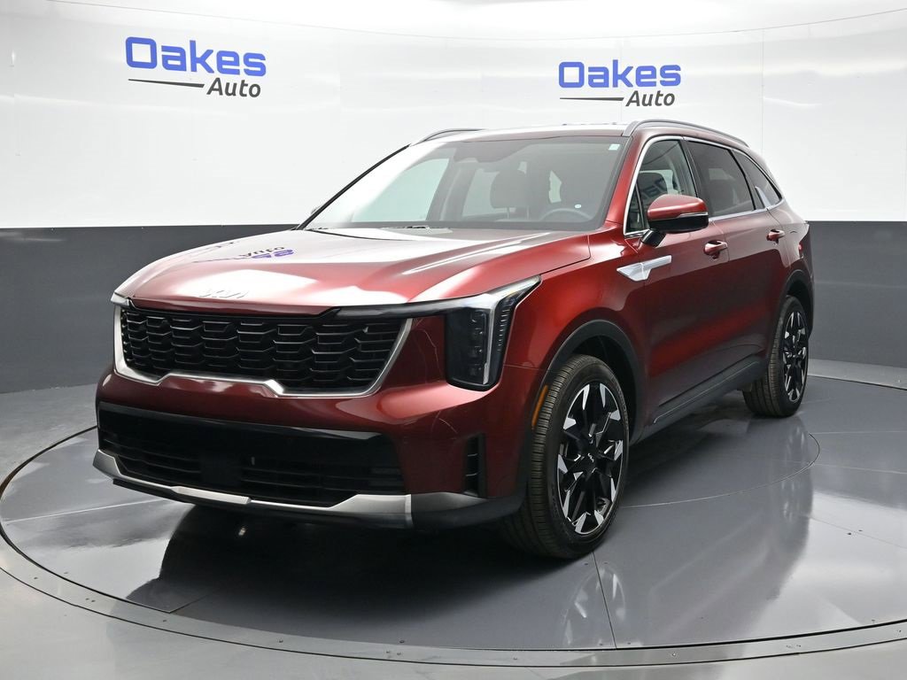 Certified 2025 Kia Sorento EX image 4