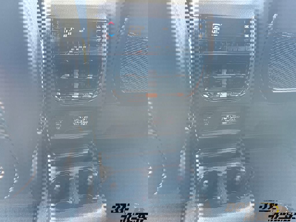 New 2025 Jeep Grand Cherokee L Laredo image 23