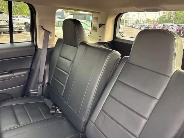 Used 2016 Jeep Patriot High Altitude FWD image 8