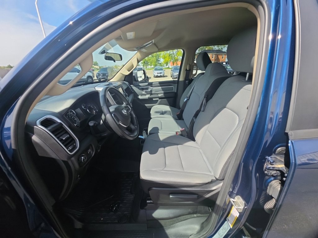 Used 2020 RAM 1500 Big Horn AWD/4WD image 14