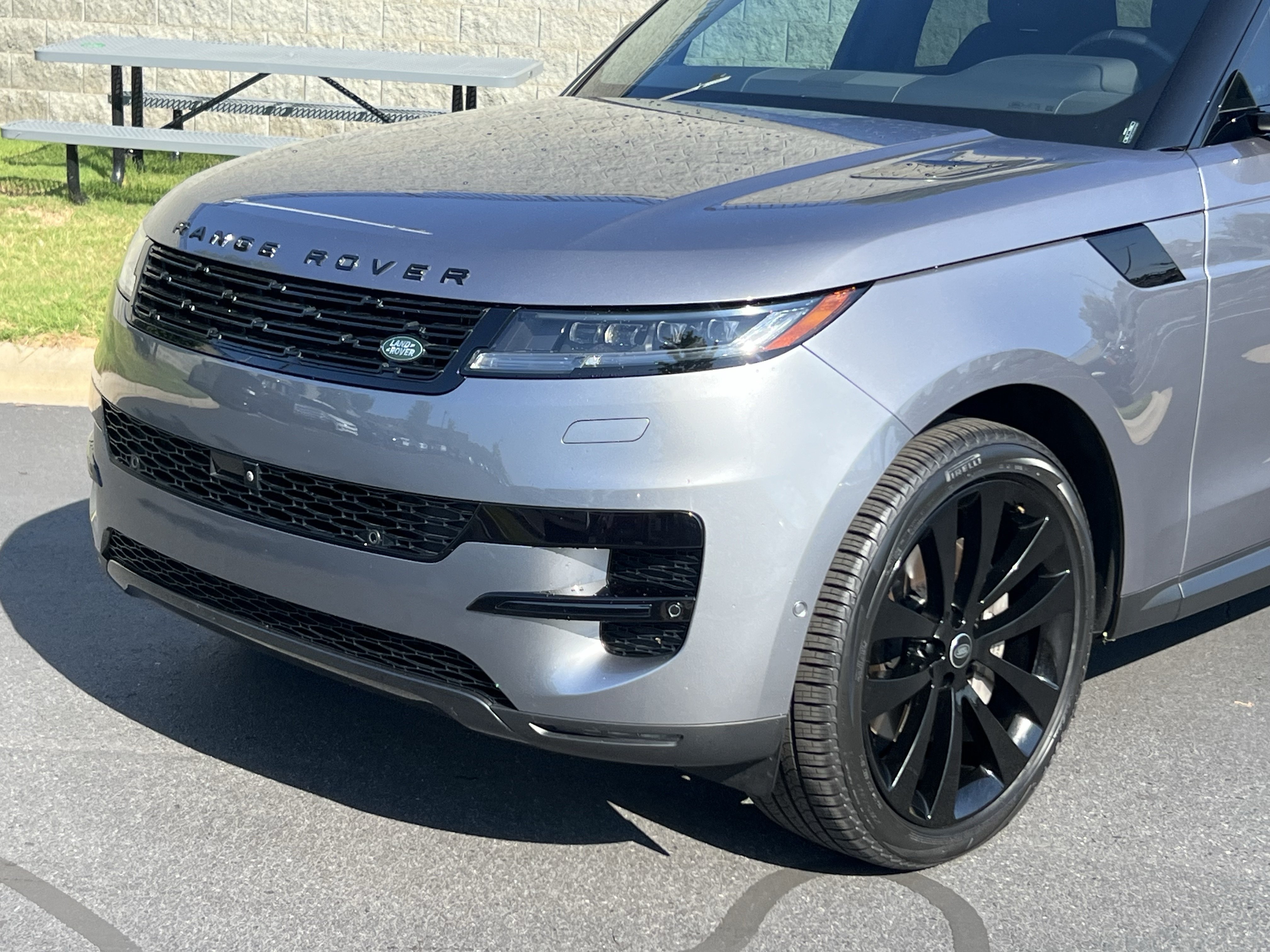 Certified 2025 Land Rover Range Rover Sport SE AWD/4WD image 11