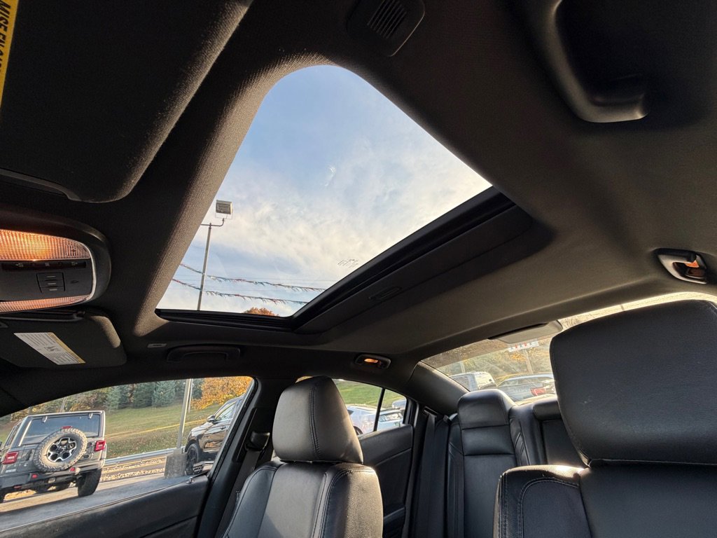 Used 2018 Dodge Charger SXT Plus w/ Blacktop Package image 16